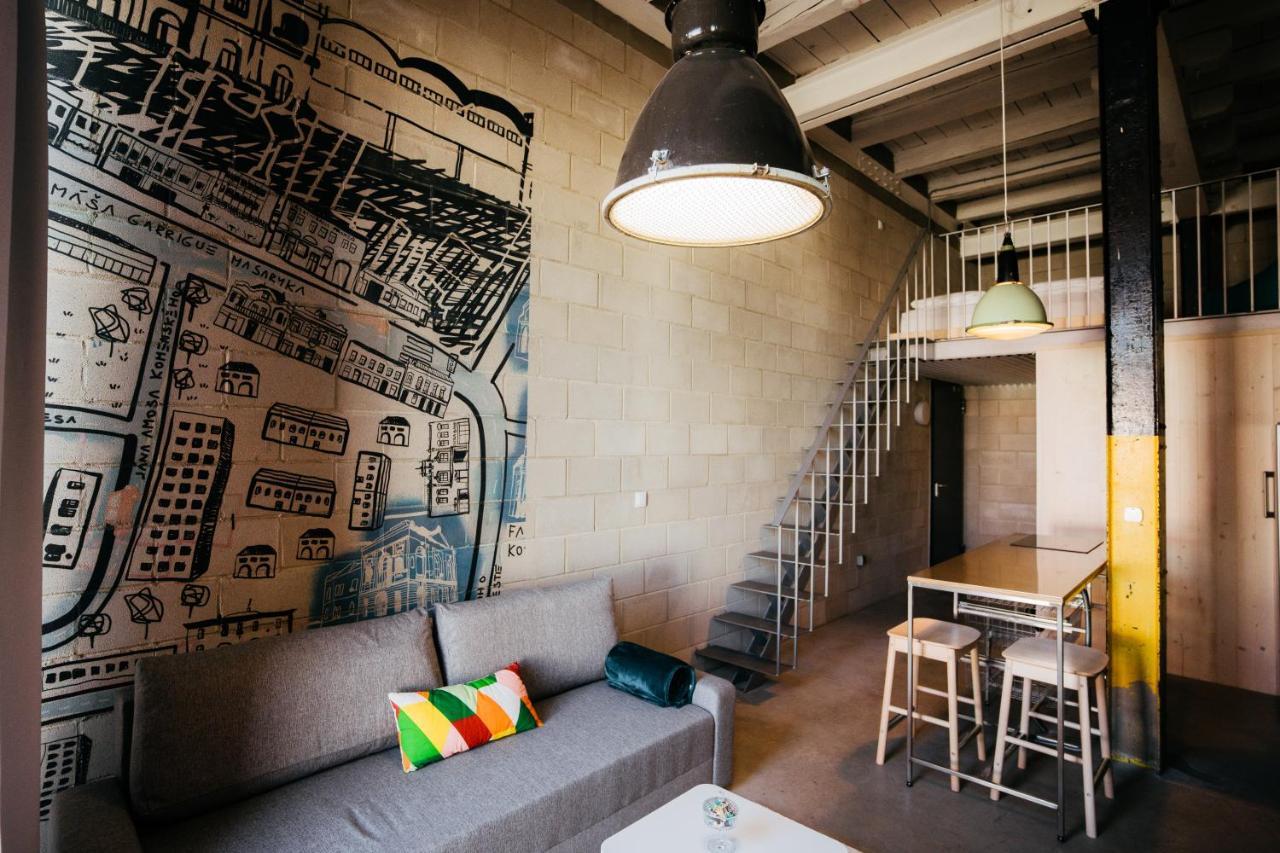 Smaltovna Lofty Apartment Lucenec Luaran gambar