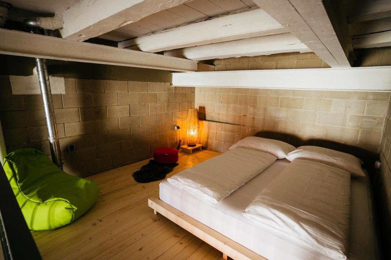 Smaltovna Lofty Apartment Lucenec Luaran gambar